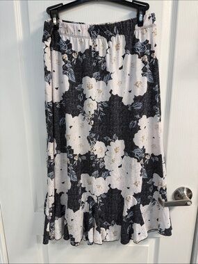 Garden Party Women's Black Floral Maxi Skirt with Elastic Waist